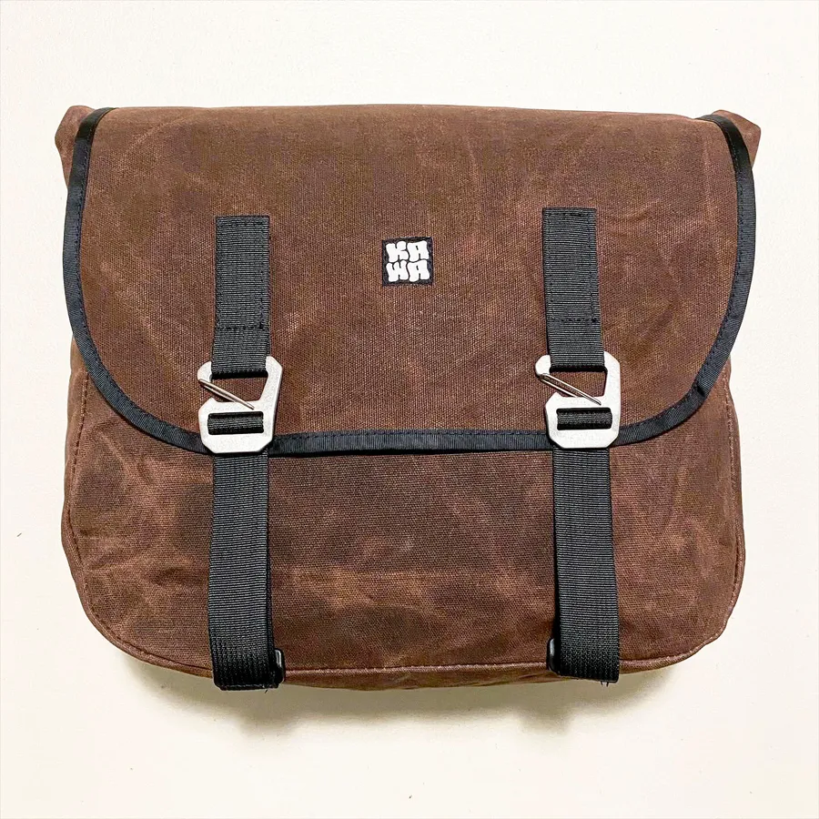 Panniers, detail view