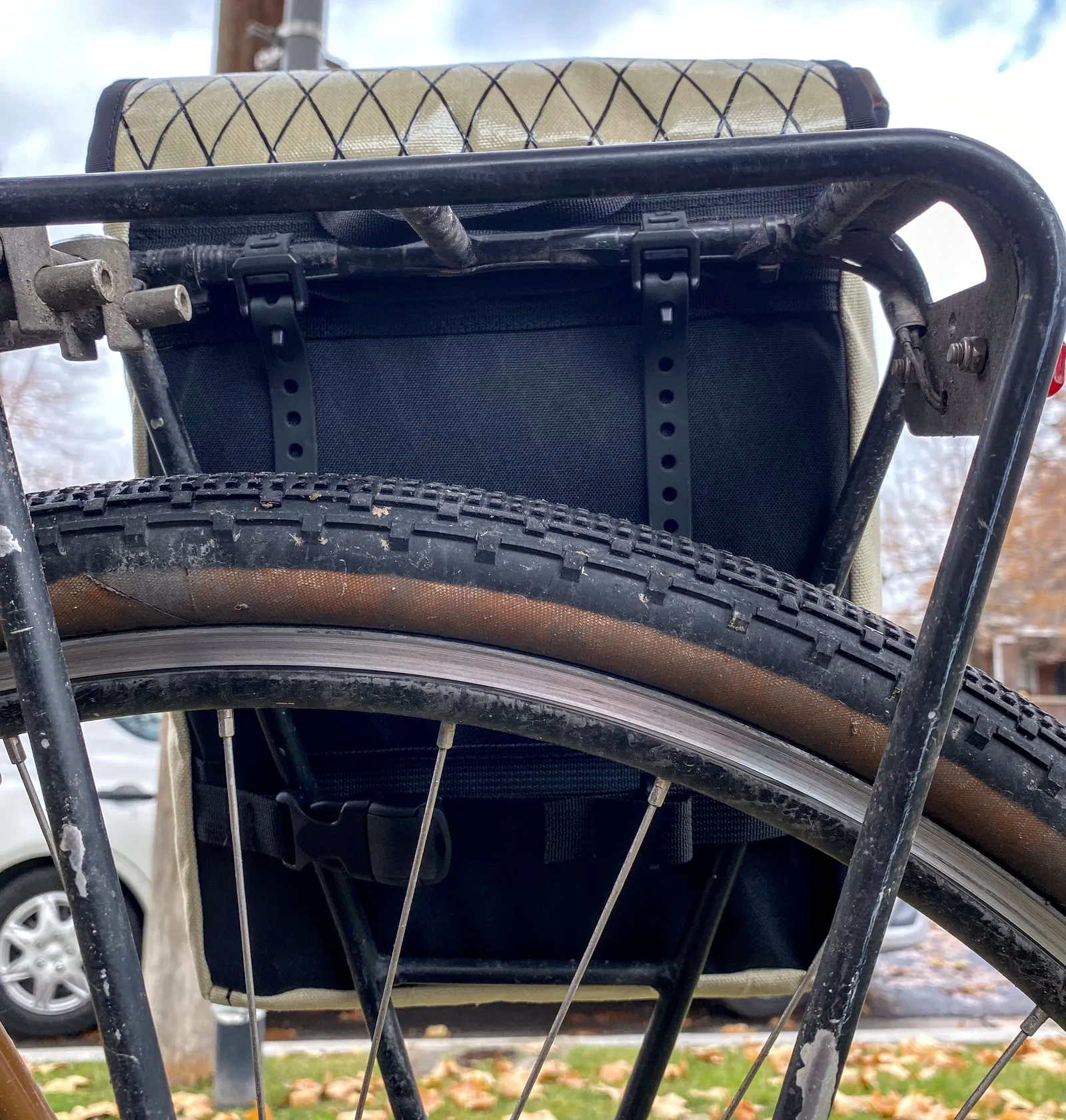 A Kawa pannier mounted to a bike rack