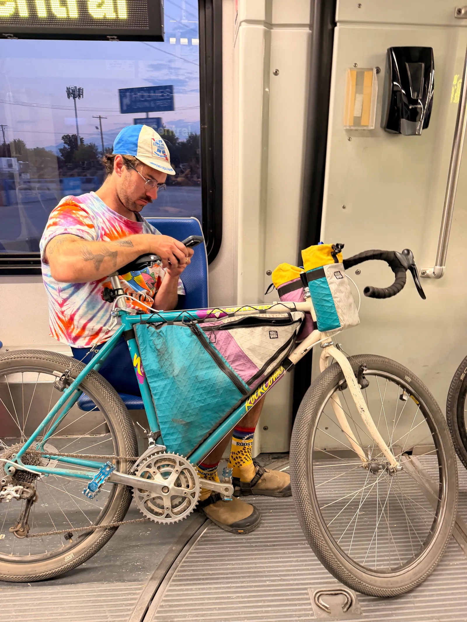 Bike with framebag on Trax